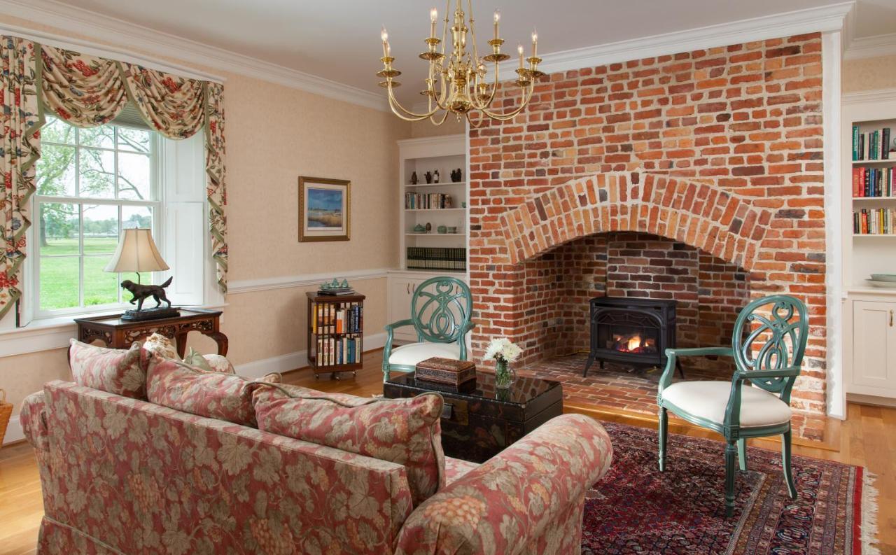 Inn at Warner Hall Gloucester Exterior foto